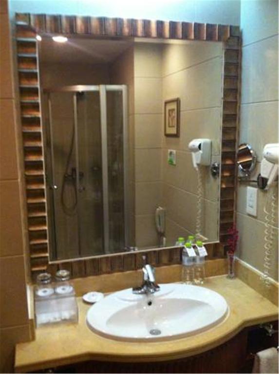 Shaanxi Business Hotel Шанхай Екстериор снимка